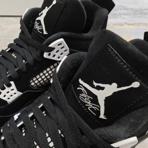 Men's Air Jordan 4 Retro "Black & White" - New With Box - Picture 3 of 7